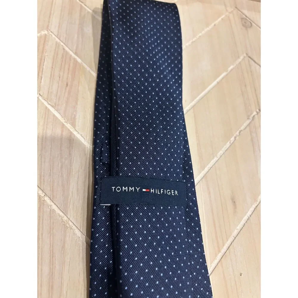 Tommy Hilfiger Tie Mens 100% Silk Navy Blue White Pin Dot Micro Geometric Woven